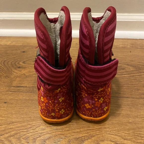 Bogs Waterproof Floral Boots - Picture 2 of 4